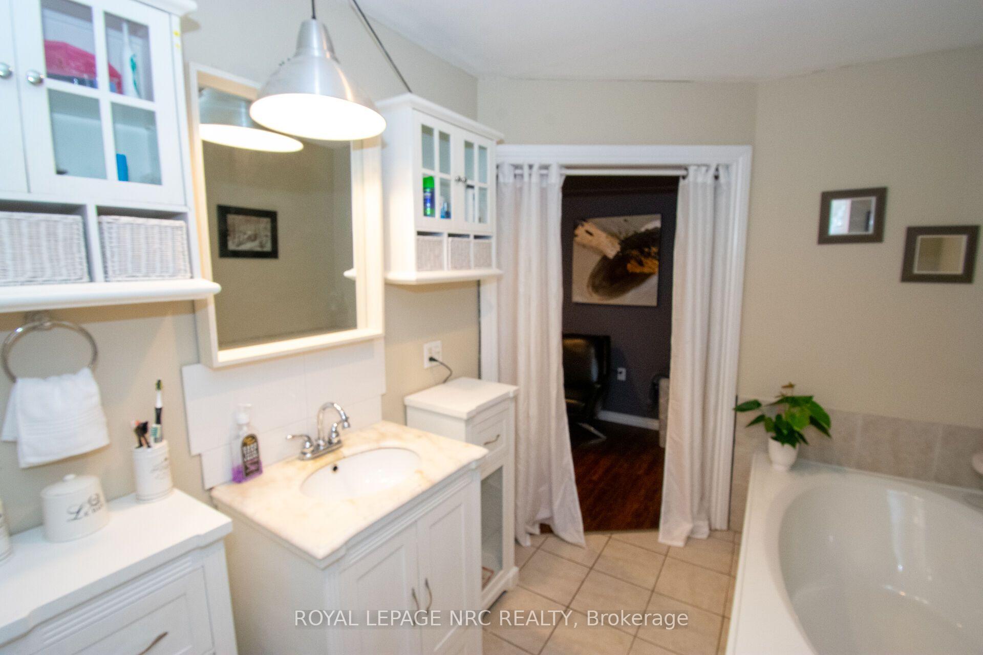 Photo 35 of 199 York Street, St. Catharines, Haig — HOMEH