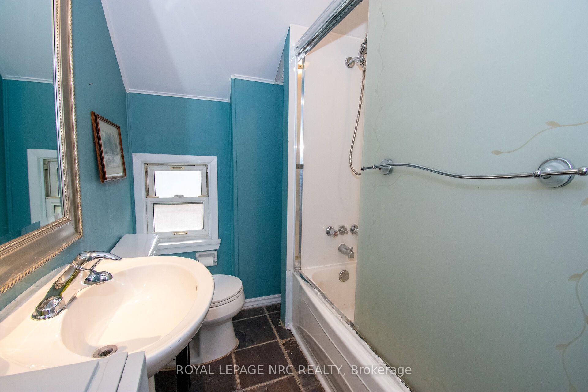 Photo 37 of 199 York Street, St. Catharines, Haig — HOMEH