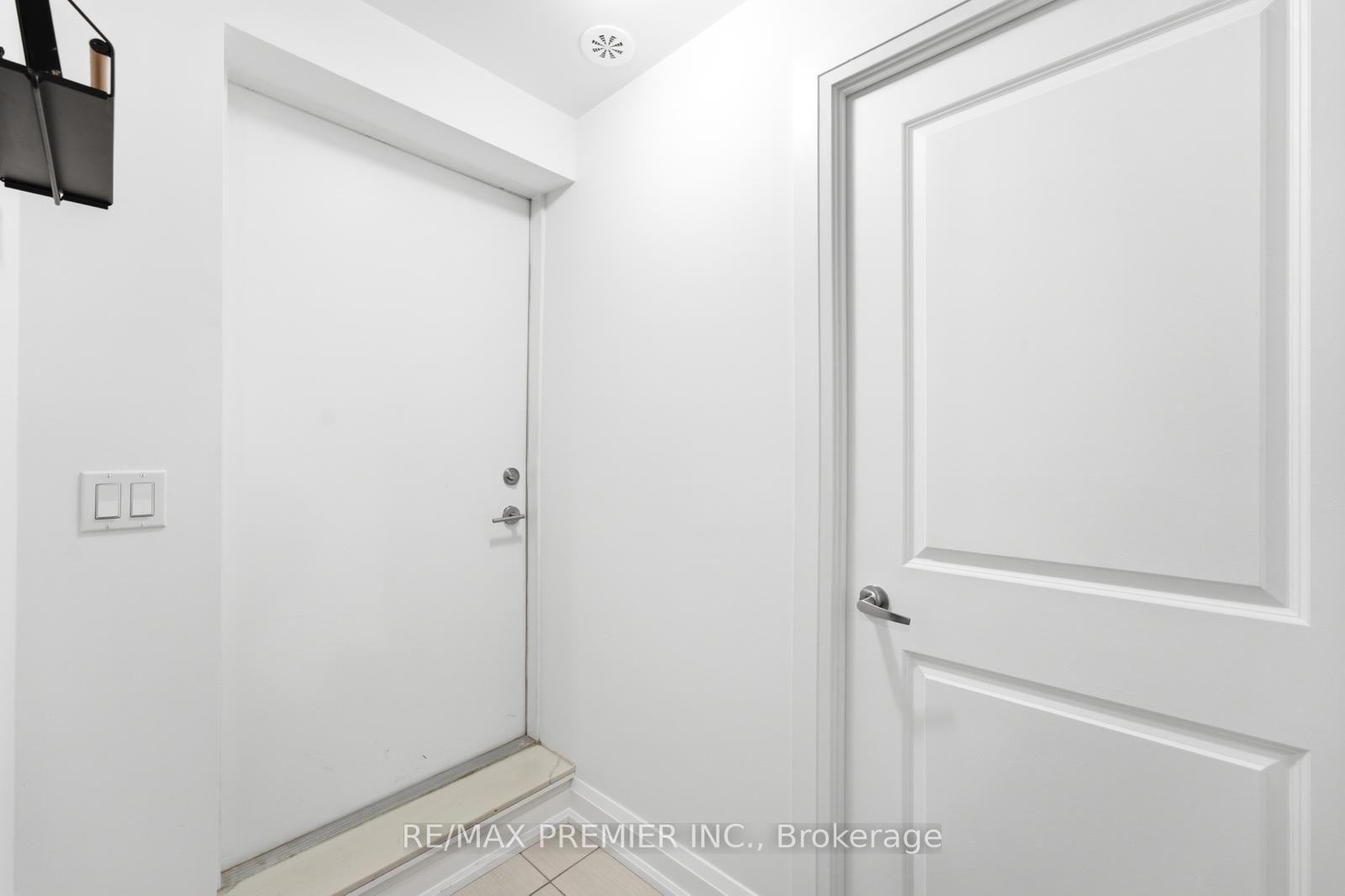 Photo 8 of Unit B-1401, 5279 Highway 7 Road, Vaughan, Vaughan Grove — HOMEH