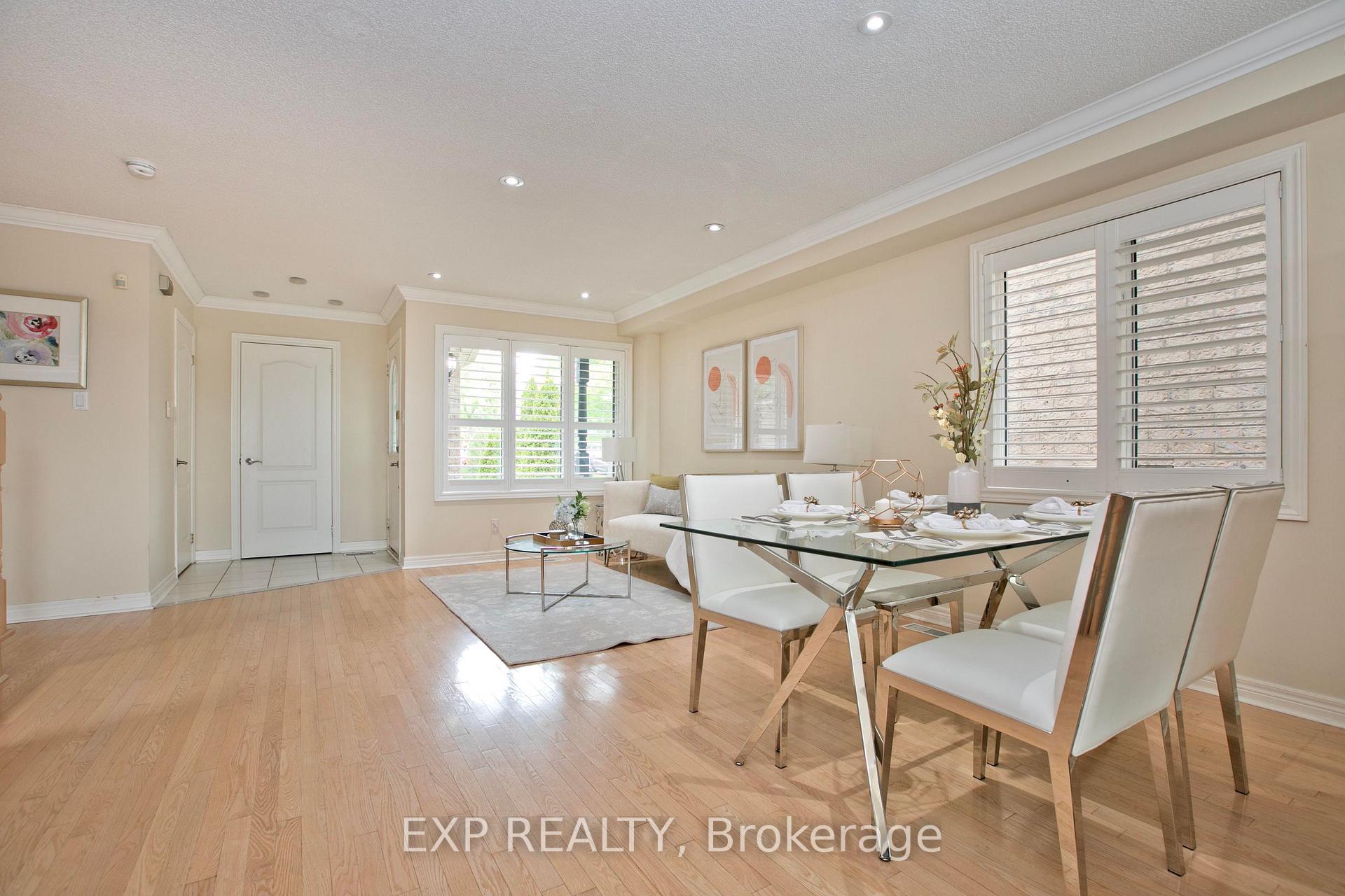 Photo 6 of 55 Sandway Crescent, Vaughan, Maple — HOMEH