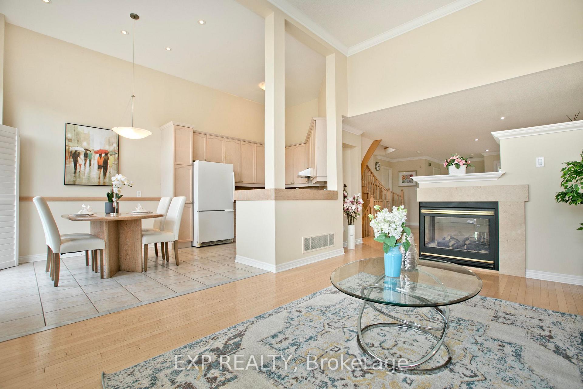 Photo 7 of 55 Sandway Crescent, Vaughan, Maple — HOMEH