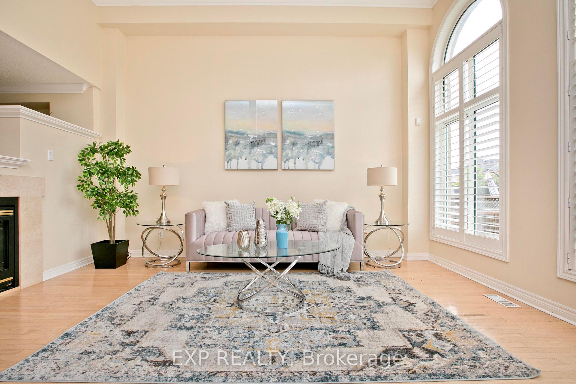 Photo 9 of 55 Sandway Crescent, Vaughan, Maple — HOMEH