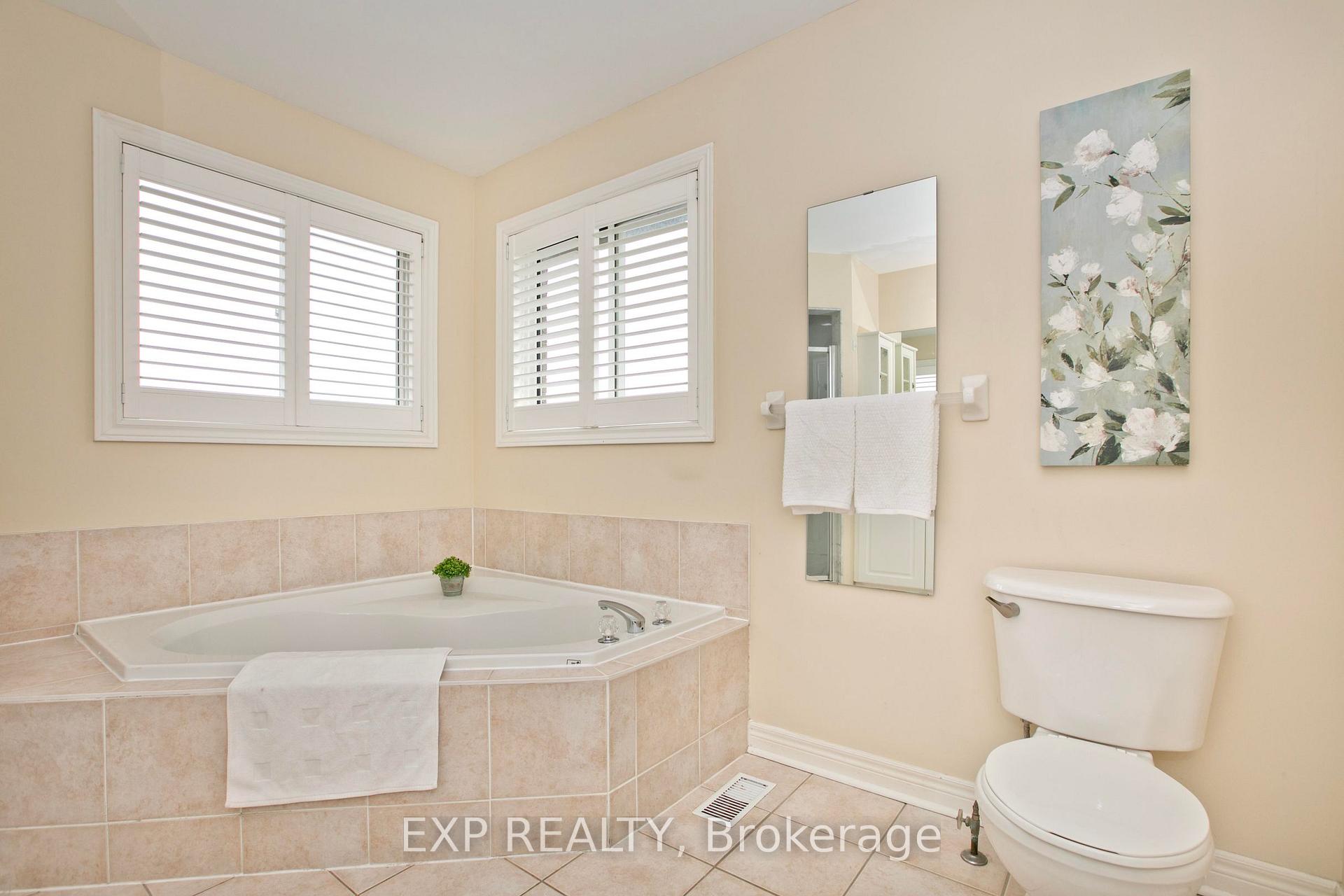 Photo 24 of 55 Sandway Crescent, Vaughan, Maple — HOMEH