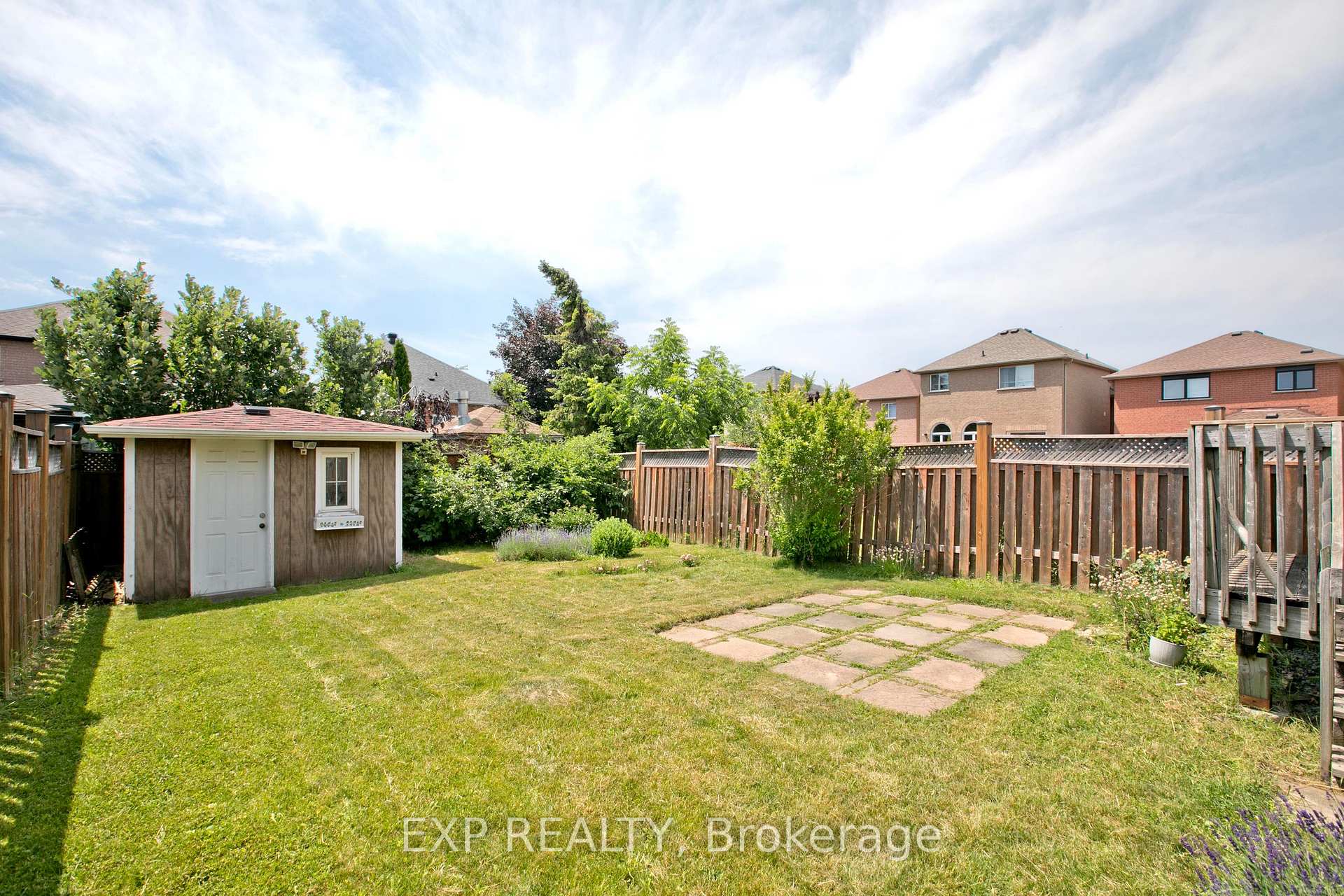 Photo 34 of 55 Sandway Crescent, Vaughan, Maple — HOMEH