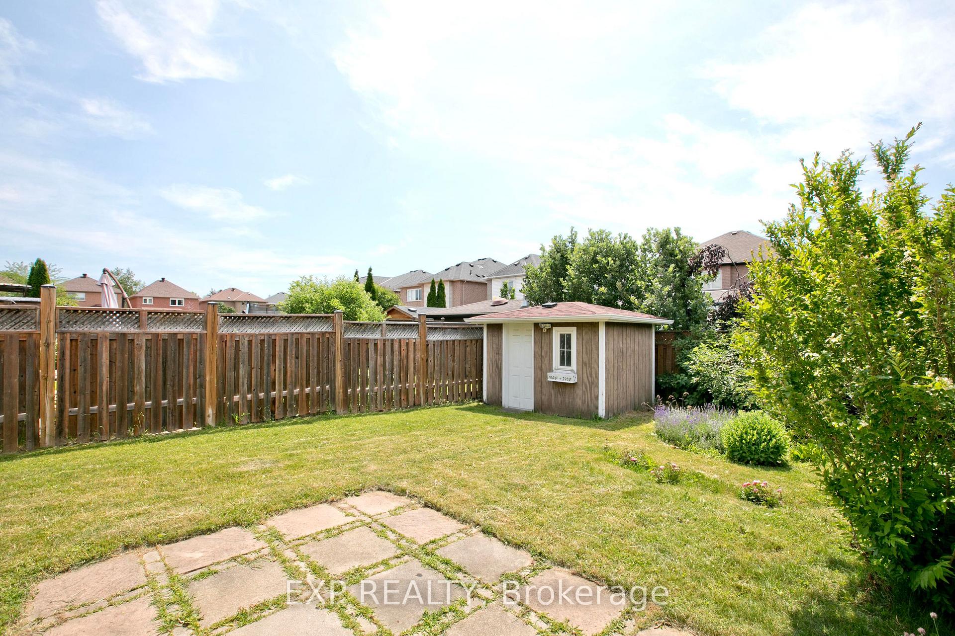Photo 35 of 55 Sandway Crescent, Vaughan, Maple — HOMEH
