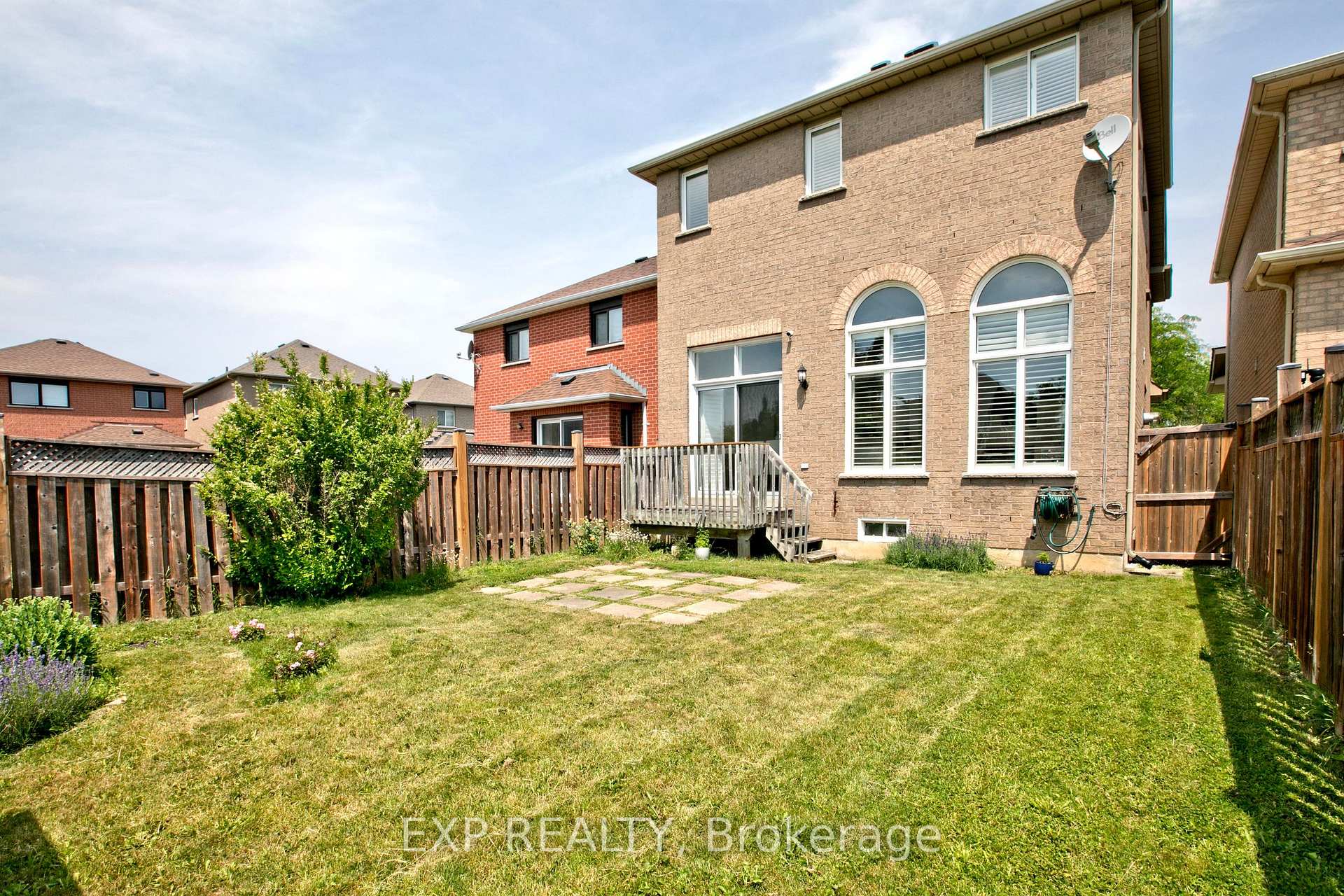 Photo 36 of 55 Sandway Crescent, Vaughan, Maple — HOMEH