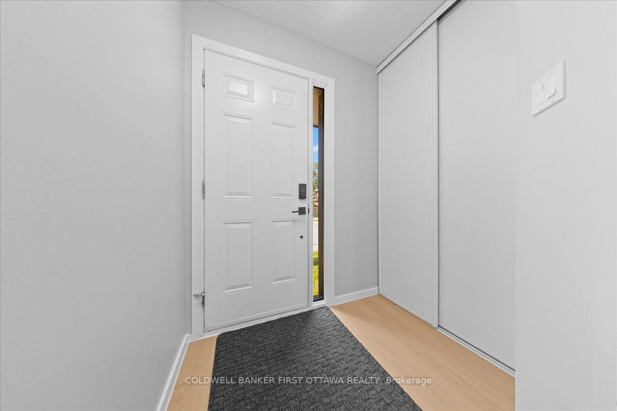 Photo 3 of 2701 Pimlico Crescent, Ottawa, Emerald Woods/Sawmill Creek — HOMEH