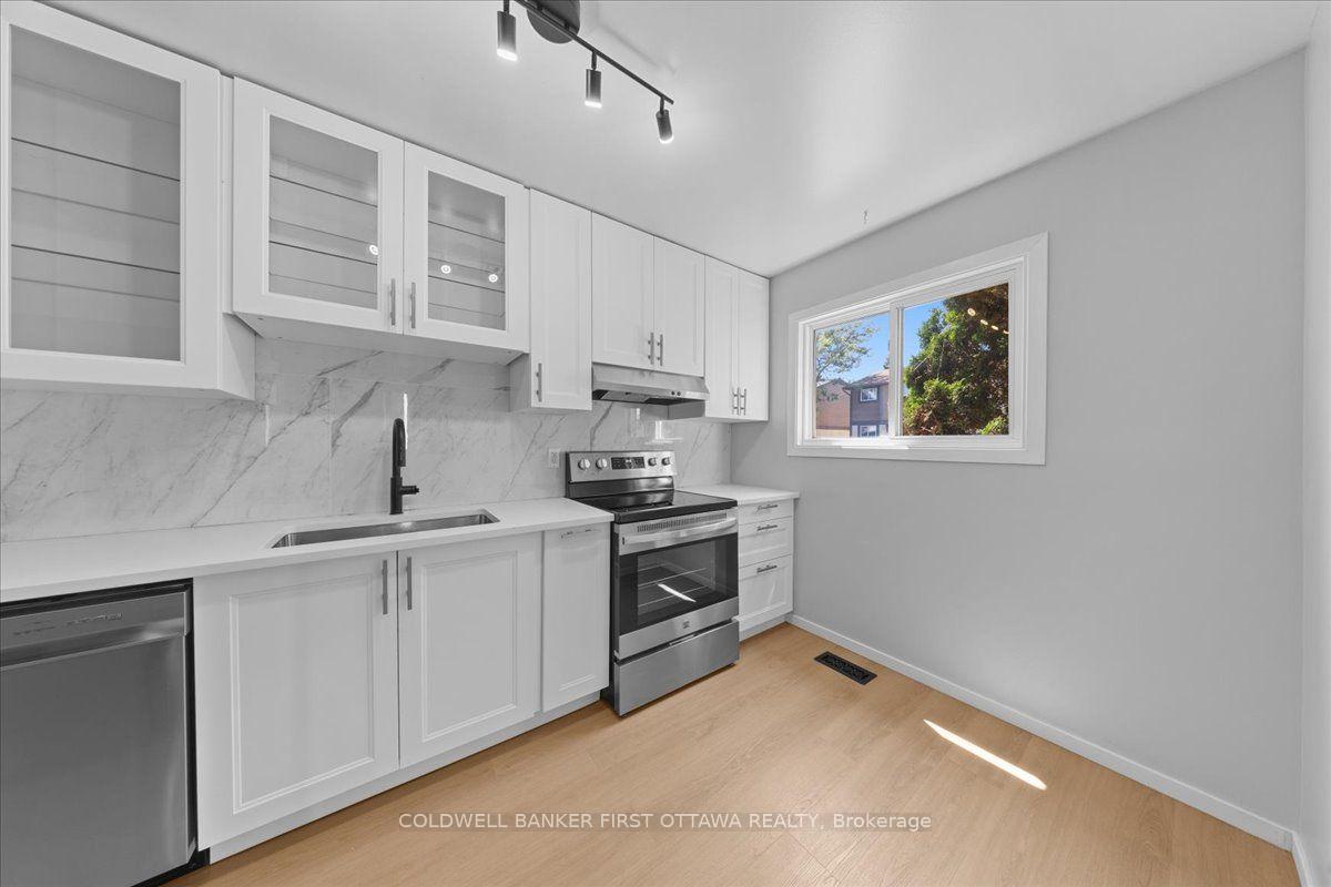 Photo 6 of 2701 Pimlico Crescent, Ottawa, Emerald Woods/Sawmill Creek — HOMEH