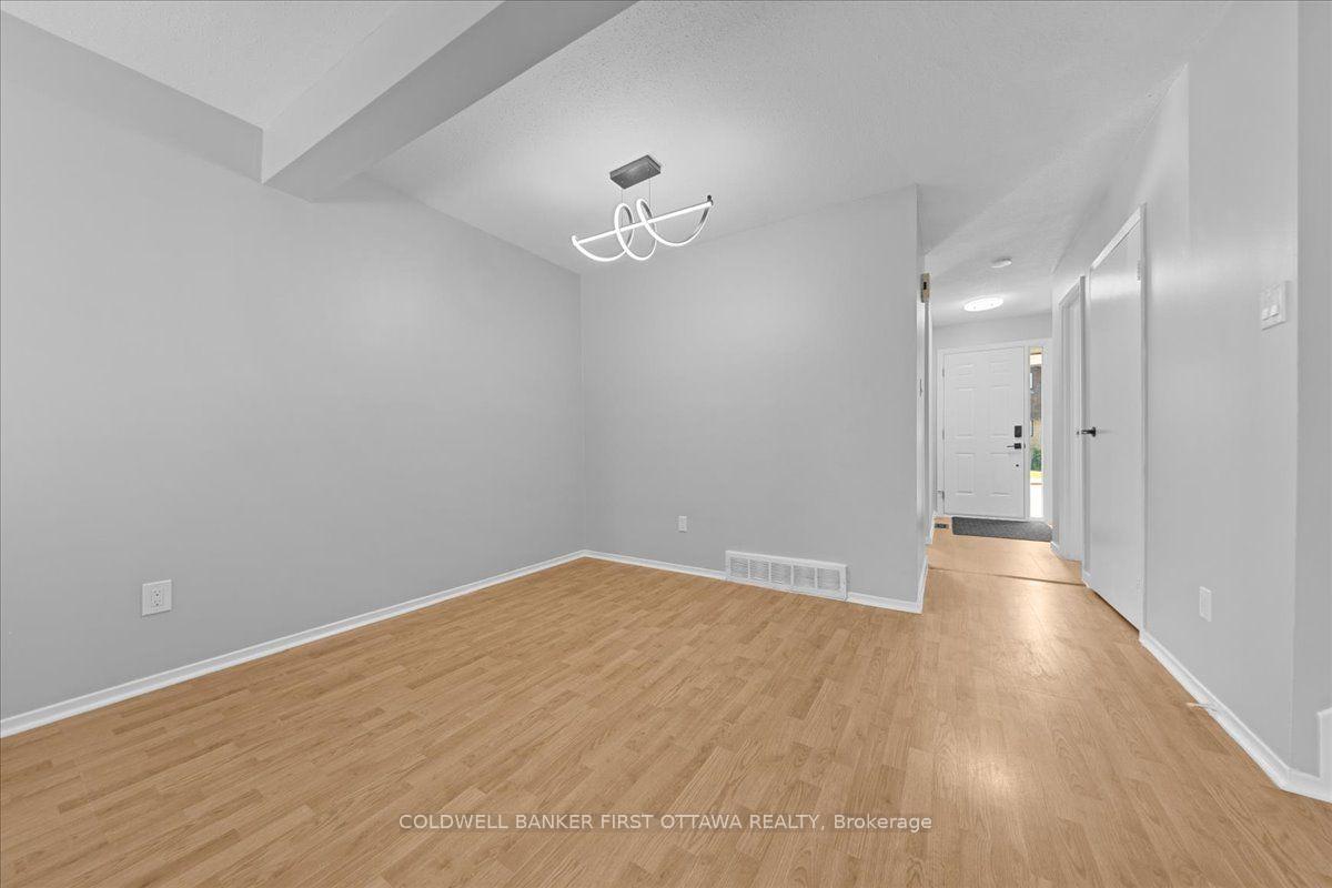 Photo 11 of 2701 Pimlico Crescent, Ottawa, Emerald Woods/Sawmill Creek — HOMEH