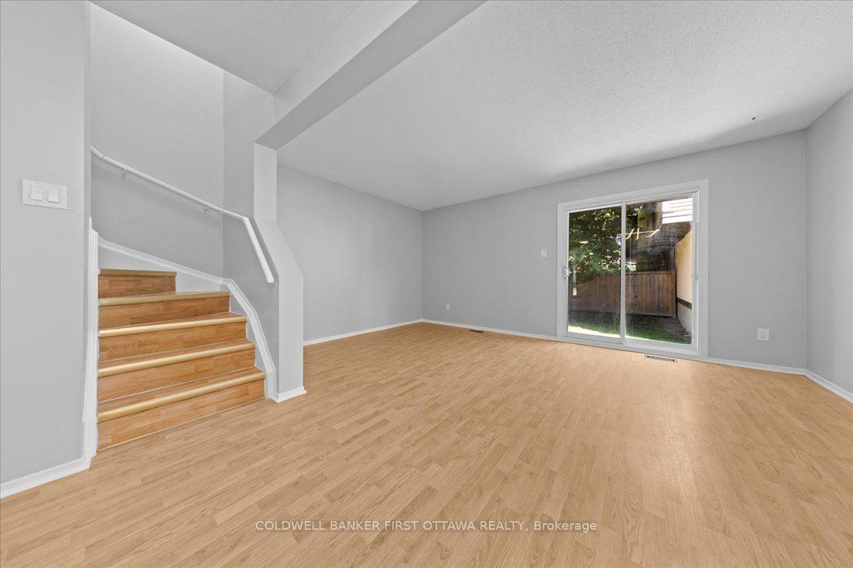 Photo 12 of 2701 Pimlico Crescent, Ottawa, Emerald Woods/Sawmill Creek — HOMEH