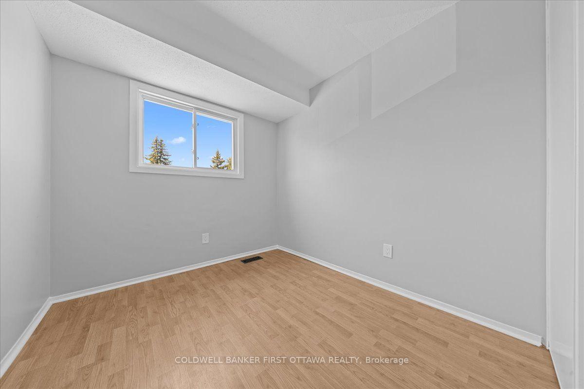 Photo 15 of 2701 Pimlico Crescent, Ottawa, Emerald Woods/Sawmill Creek — HOMEH