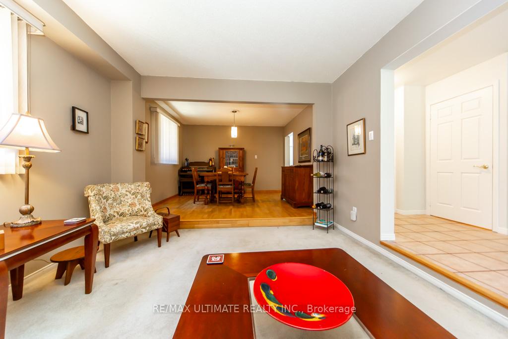 Photo 8 of 3 Aron Drive, Brampton, Fletcher's West — HOMEH