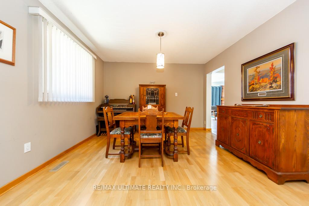 Photo 9 of 3 Aron Drive, Brampton, Fletcher's West — HOMEH