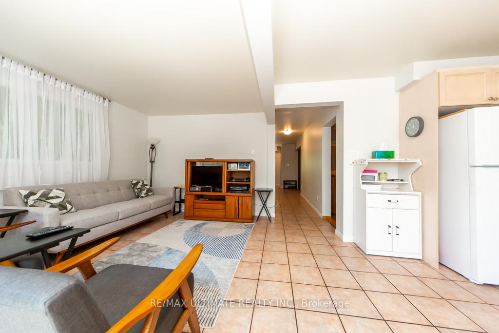 Photo 14 of 3 Aron Drive, Brampton, Fletcher's West — HOMEH
