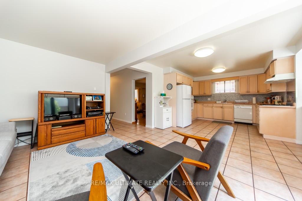 Photo 15 of 3 Aron Drive, Brampton, Fletcher's West — HOMEH