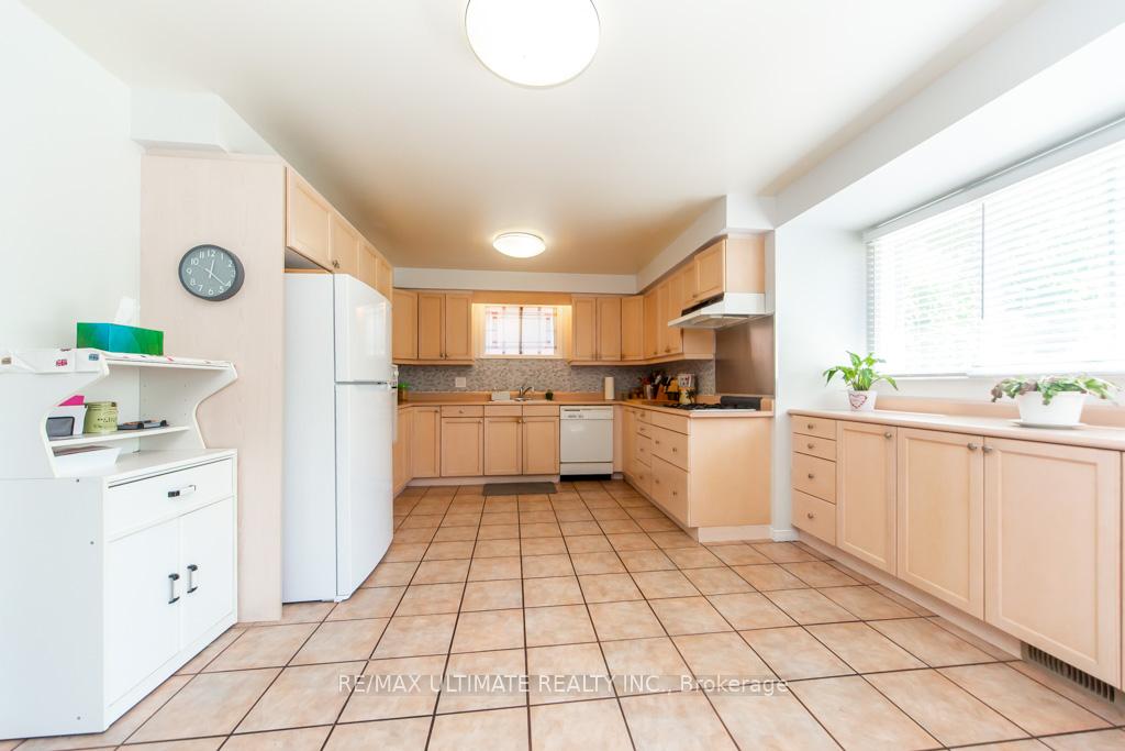 Photo 17 of 3 Aron Drive, Brampton, Fletcher's West — HOMEH