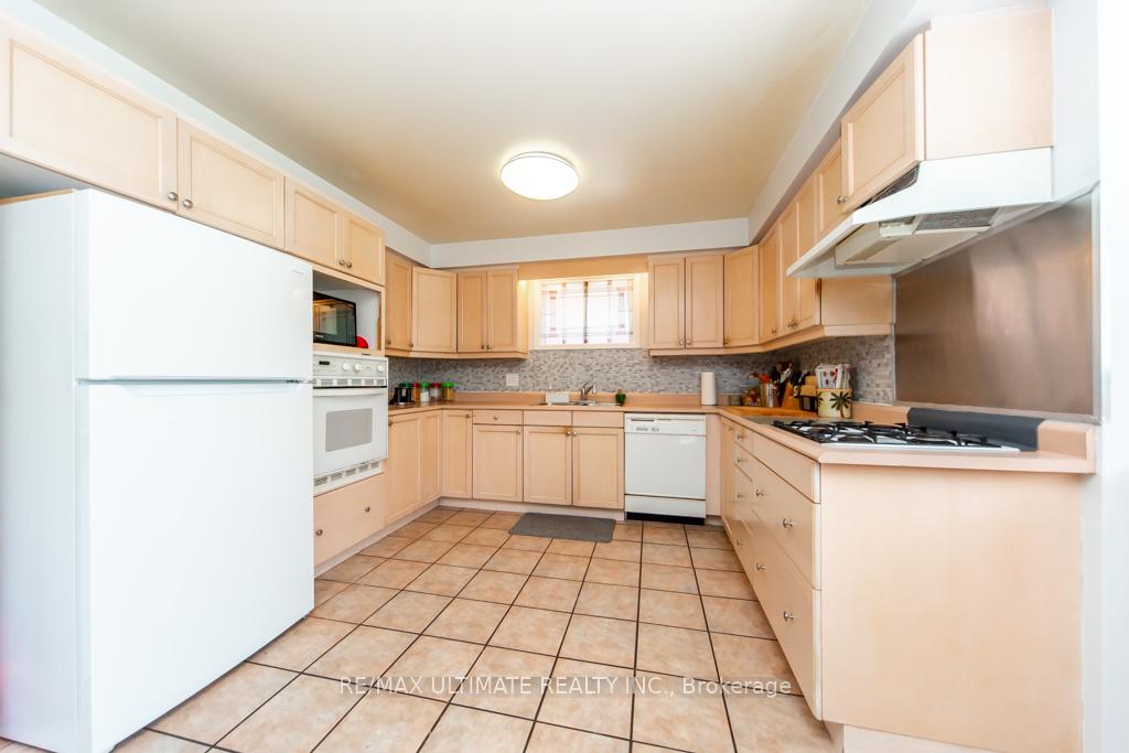 Photo 18 of 3 Aron Drive, Brampton, Fletcher's West — HOMEH