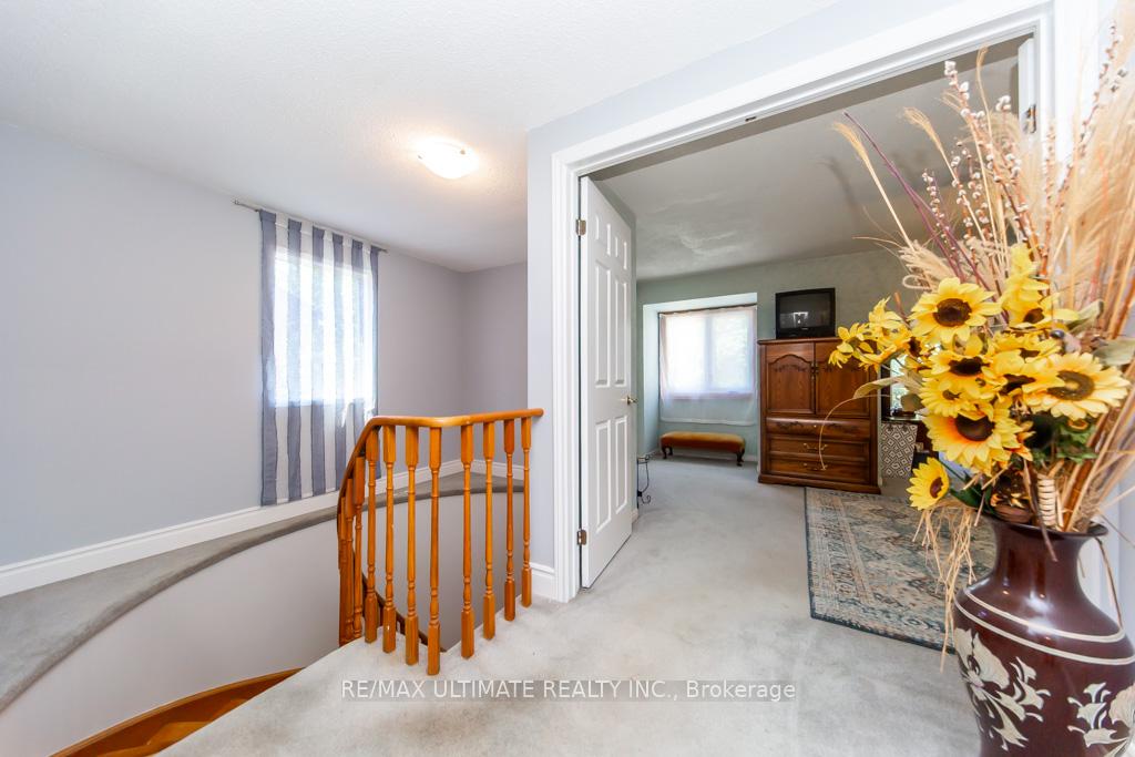 Photo 23 of 3 Aron Drive, Brampton, Fletcher's West — HOMEH