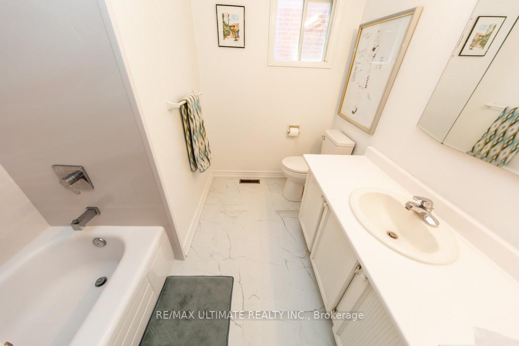 Photo 40 of 3 Aron Drive, Brampton, Fletcher's West — HOMEH