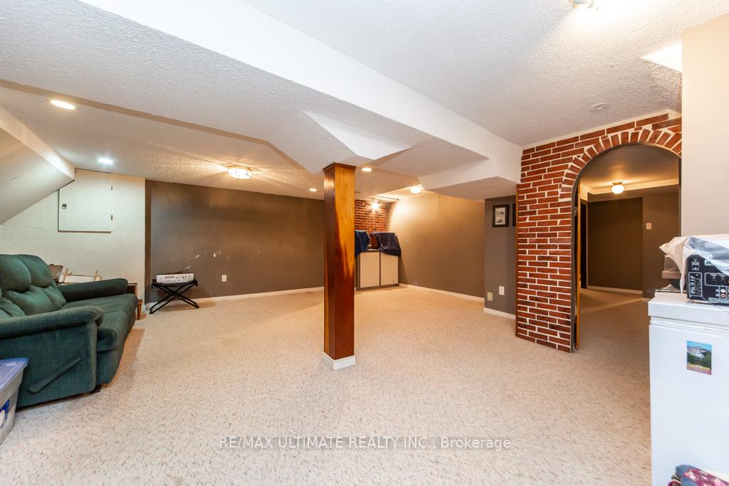 Photo 41 of 3 Aron Drive, Brampton, Fletcher's West — HOMEH