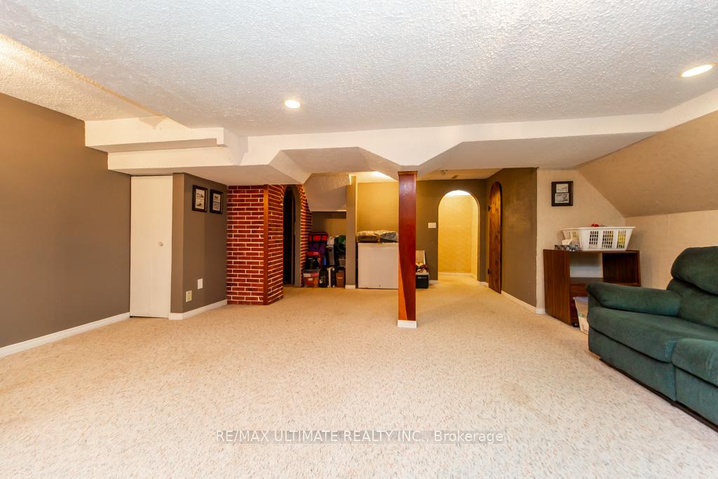 Photo 42 of 3 Aron Drive, Brampton, Fletcher's West — HOMEH