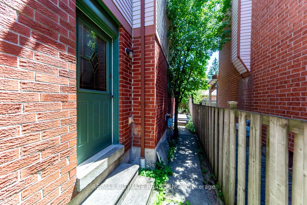 Photo 45 of 3 Aron Drive, Brampton, Fletcher's West — HOMEH