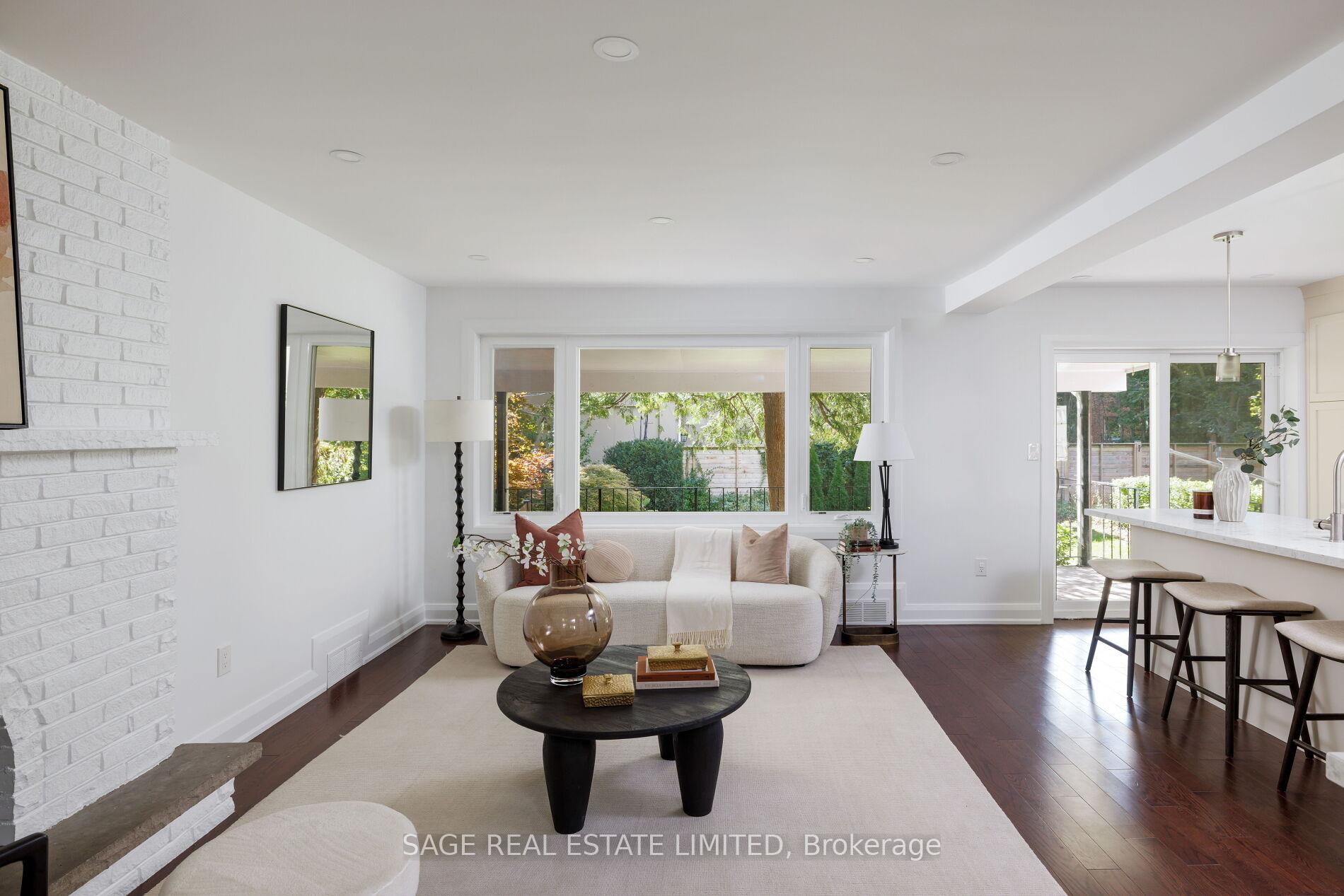 Photo 9 of 53 Wilgar Road, Etobicoke, Kingsway South — HOMEH