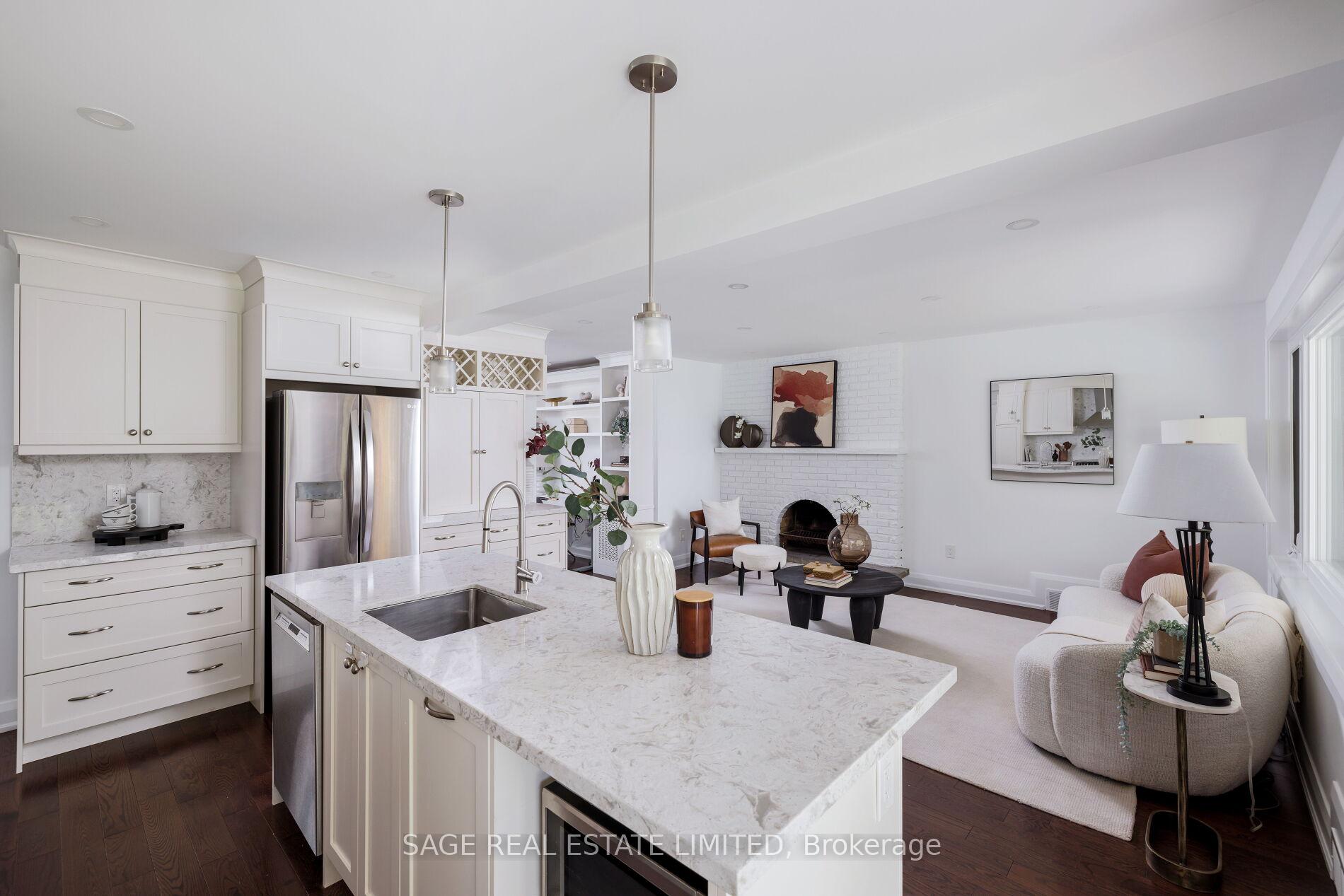 Photo 12 of 53 Wilgar Road, Etobicoke, Kingsway South — HOMEH
