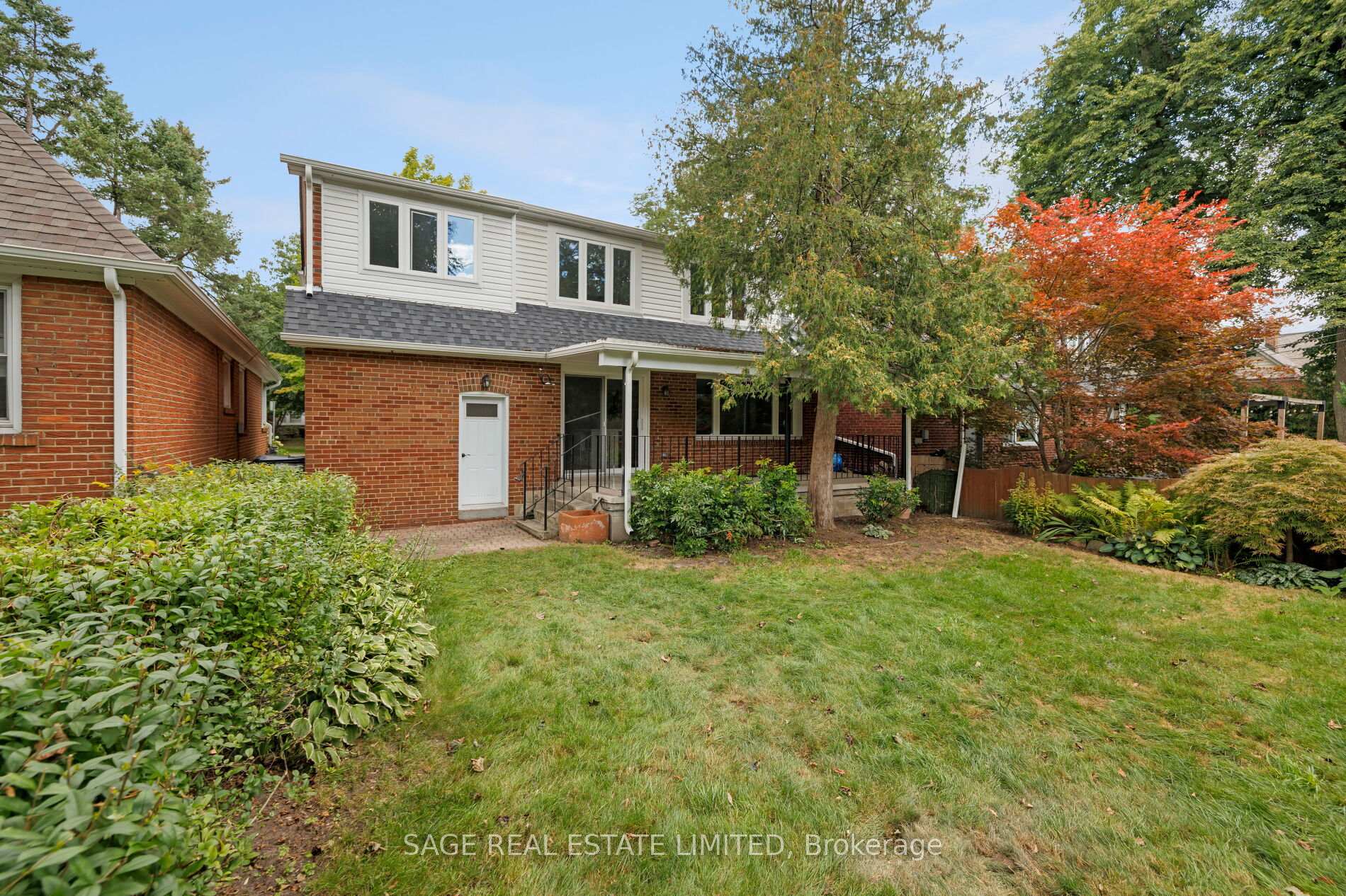 Photo 24 of 53 Wilgar Road, Etobicoke, Kingsway South — HOMEH