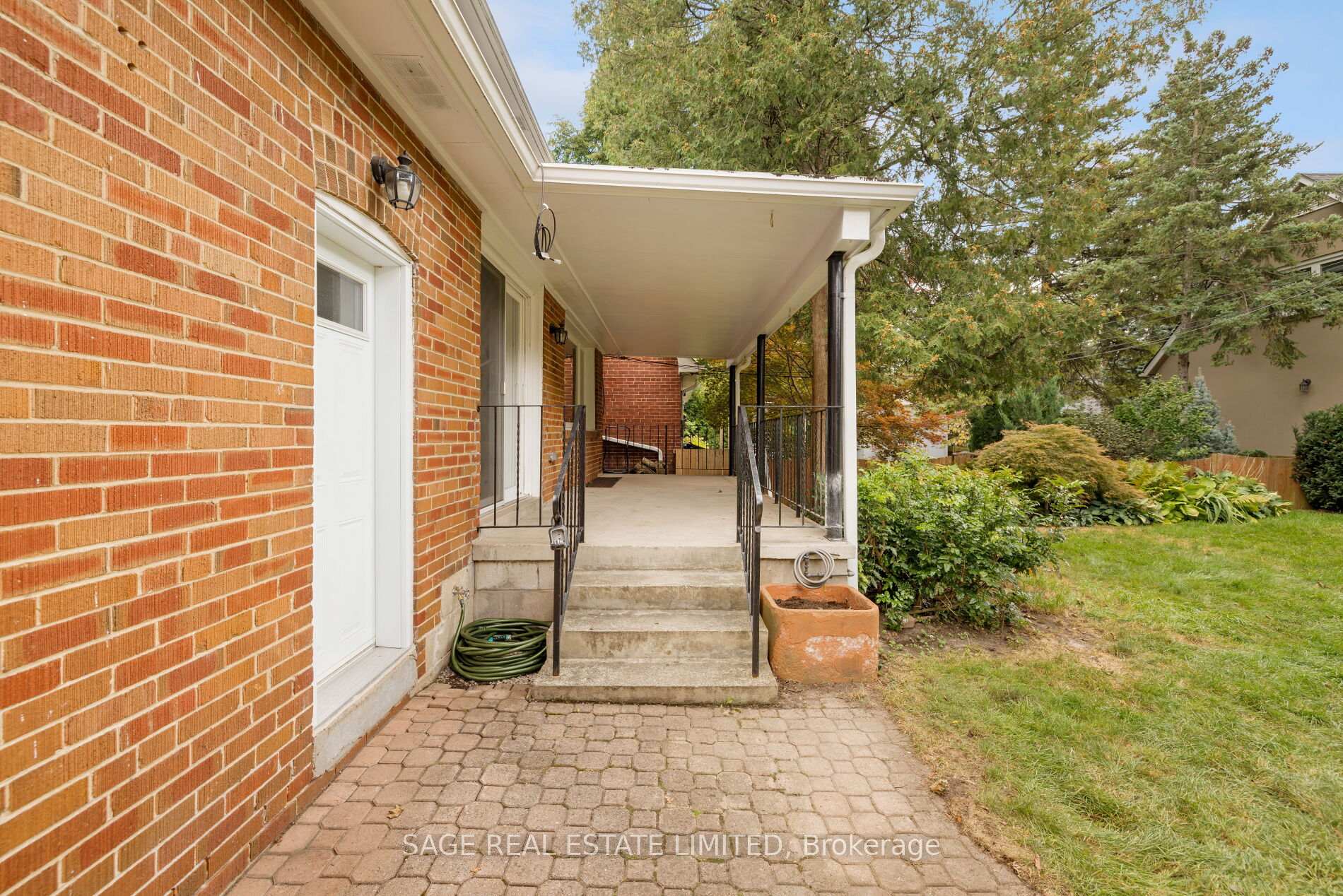 Photo 25 of 53 Wilgar Road, Etobicoke, Kingsway South — HOMEH