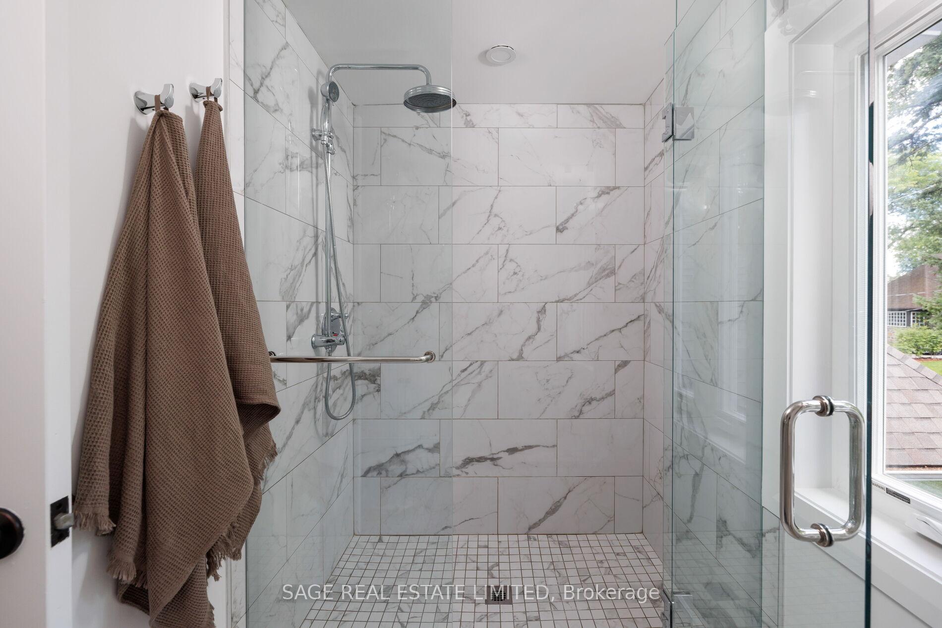 Photo 35 of 53 Wilgar Road, Etobicoke, Kingsway South — HOMEH