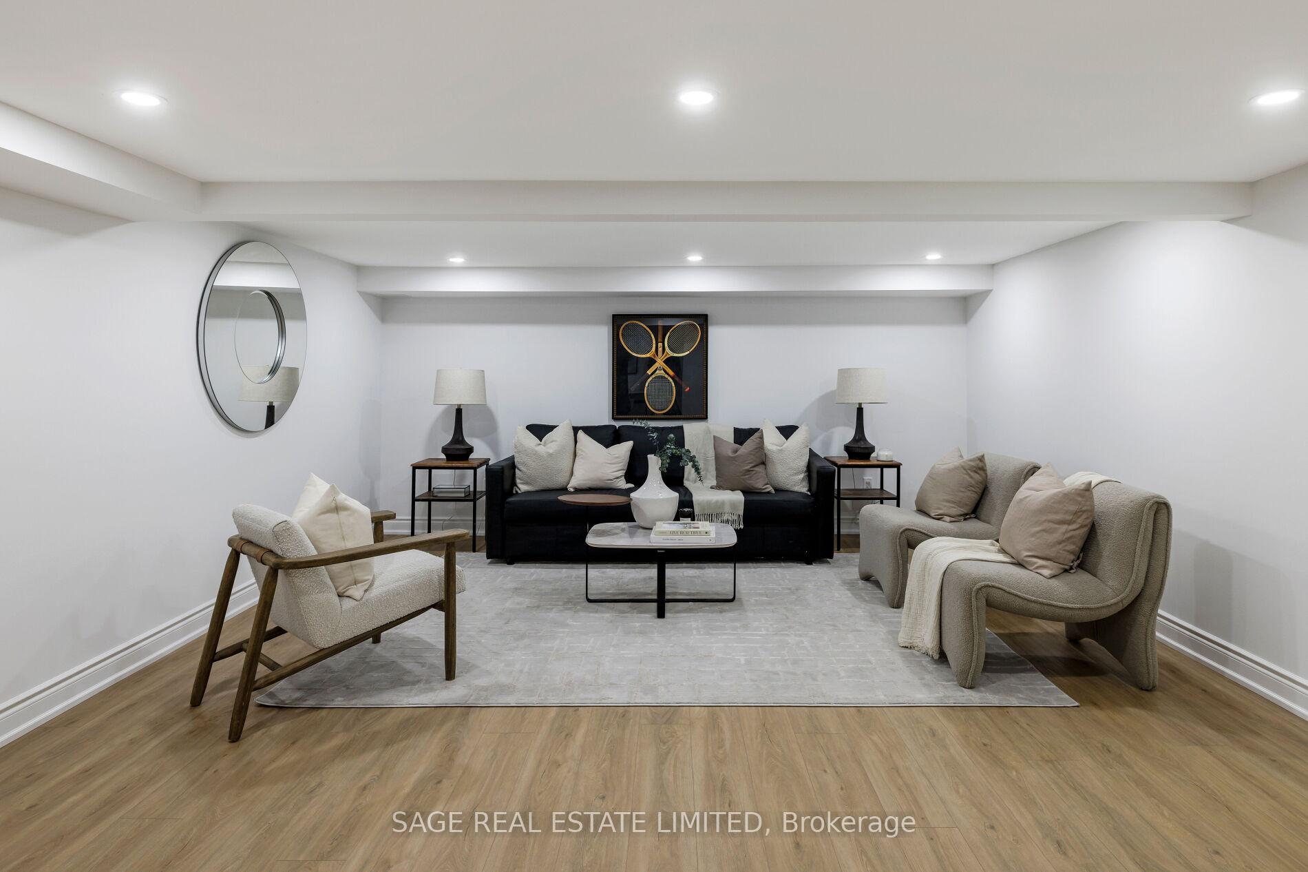 Photo 43 of 53 Wilgar Road, Etobicoke, Kingsway South — HOMEH