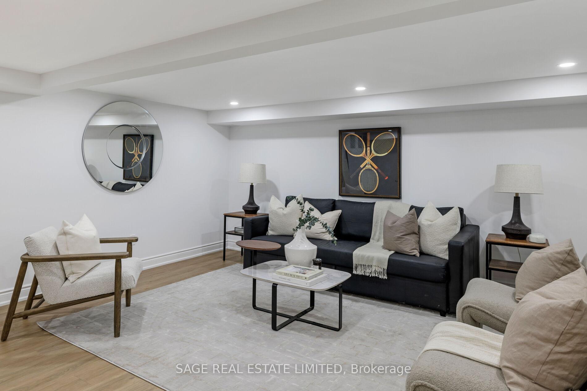 Photo 44 of 53 Wilgar Road, Etobicoke, Kingsway South — HOMEH