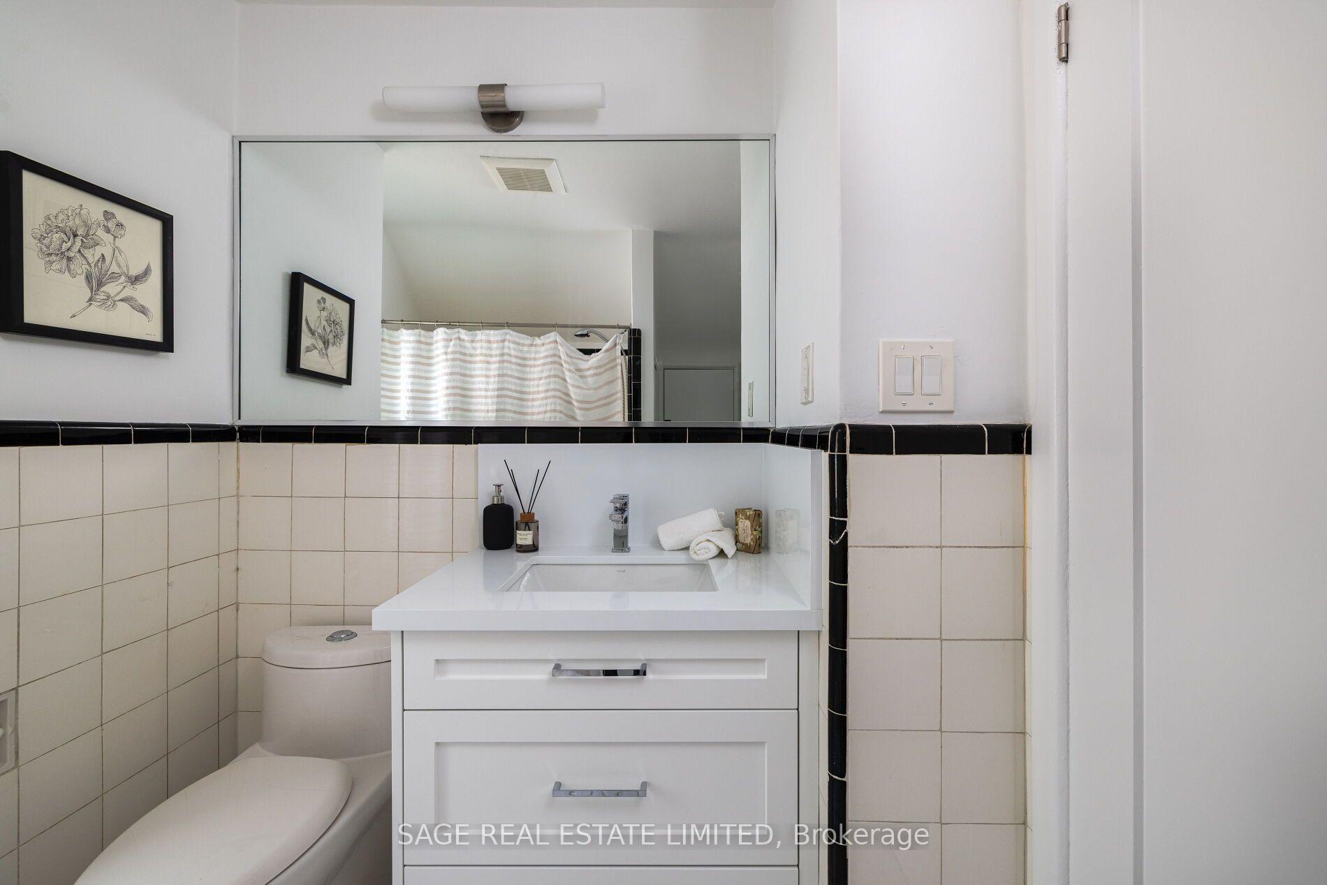 Photo 41 of 53 Wilgar Road, Etobicoke, Kingsway South — HOMEH