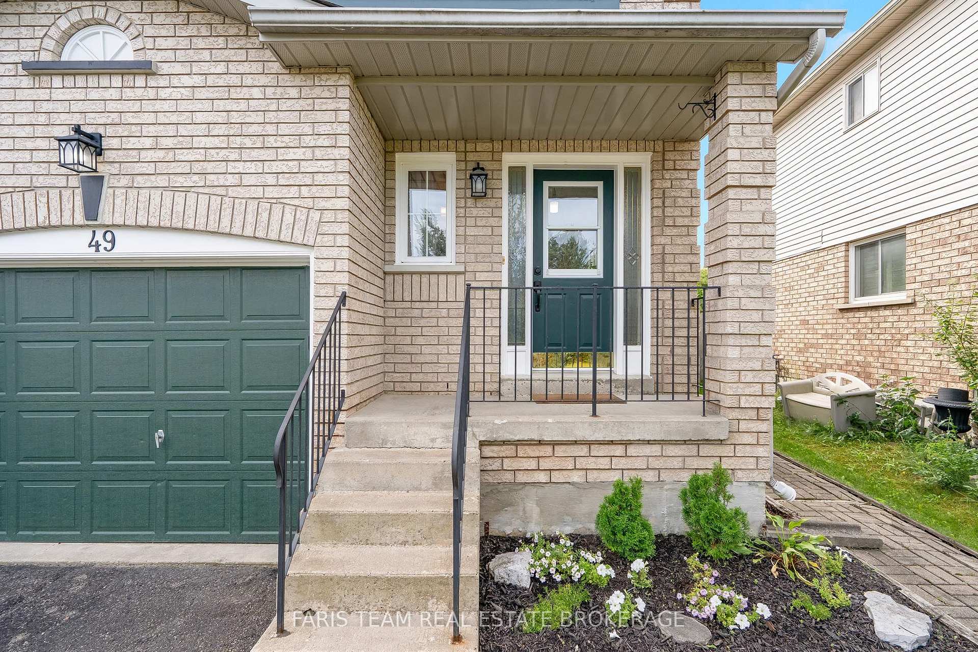 Photo 3 of 49 Cunningham Drive, Barrie, Ardagh — HOMEH