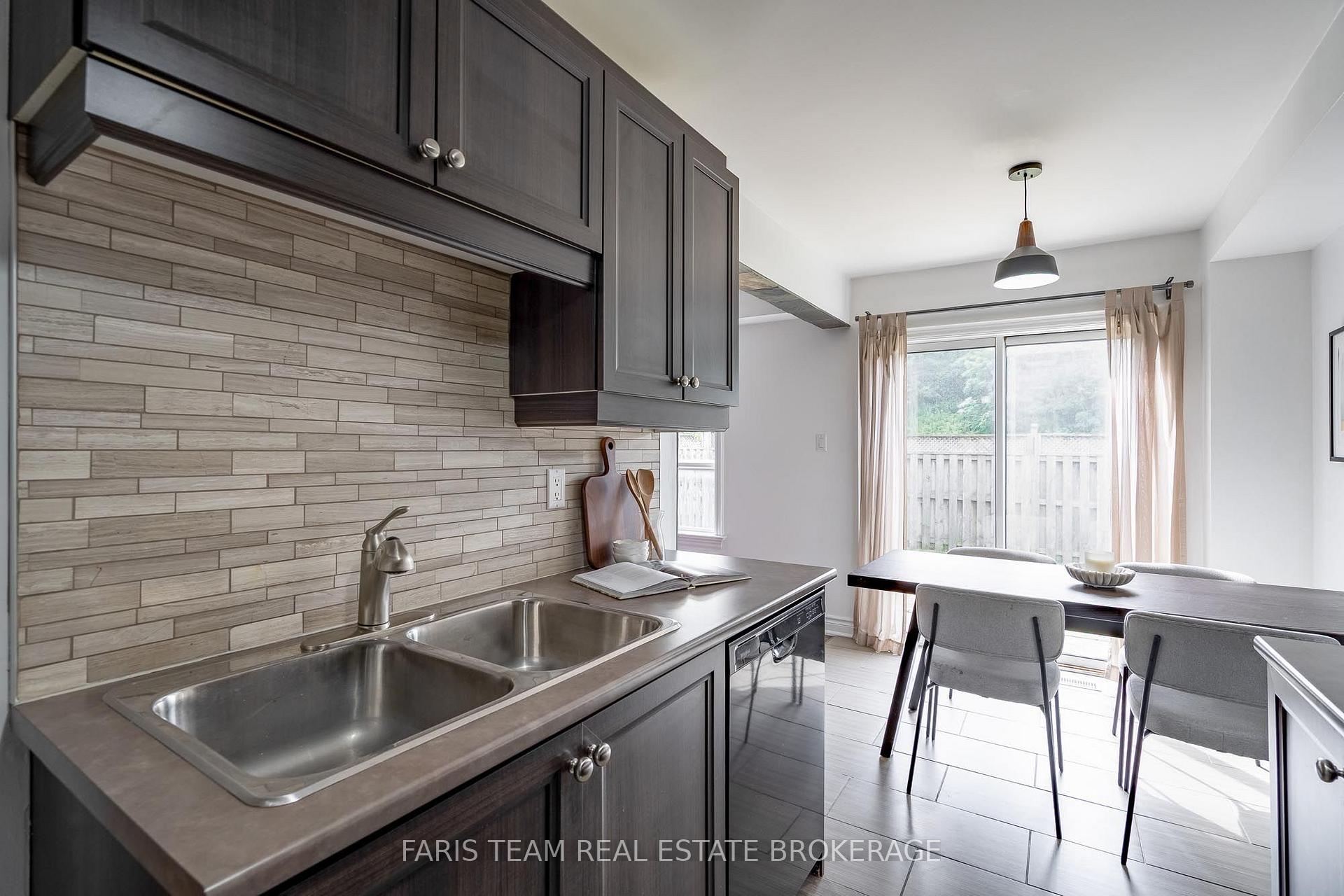Photo 6 of 49 Cunningham Drive, Barrie, Ardagh — HOMEH