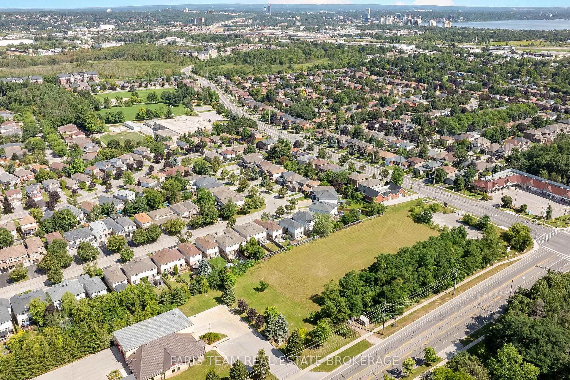 Photo 29 of 49 Cunningham Drive, Barrie, Ardagh — HOMEH