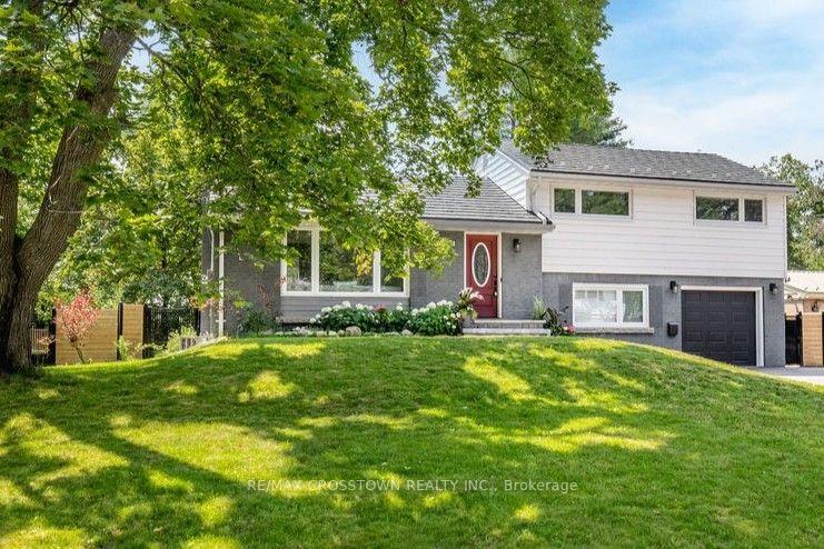 Photo 2 of 11 Castle Drive, Barrie, Sunnidale — HOMEH
