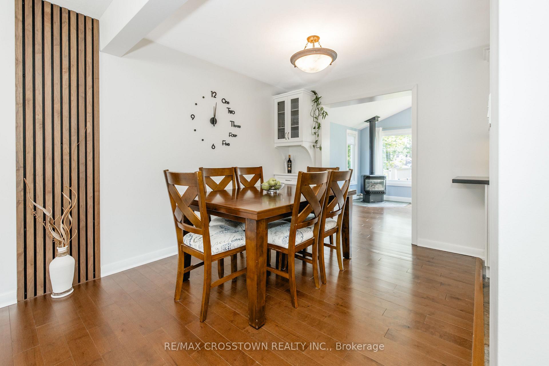 Photo 7 of 11 Castle Drive, Barrie, Sunnidale — HOMEH
