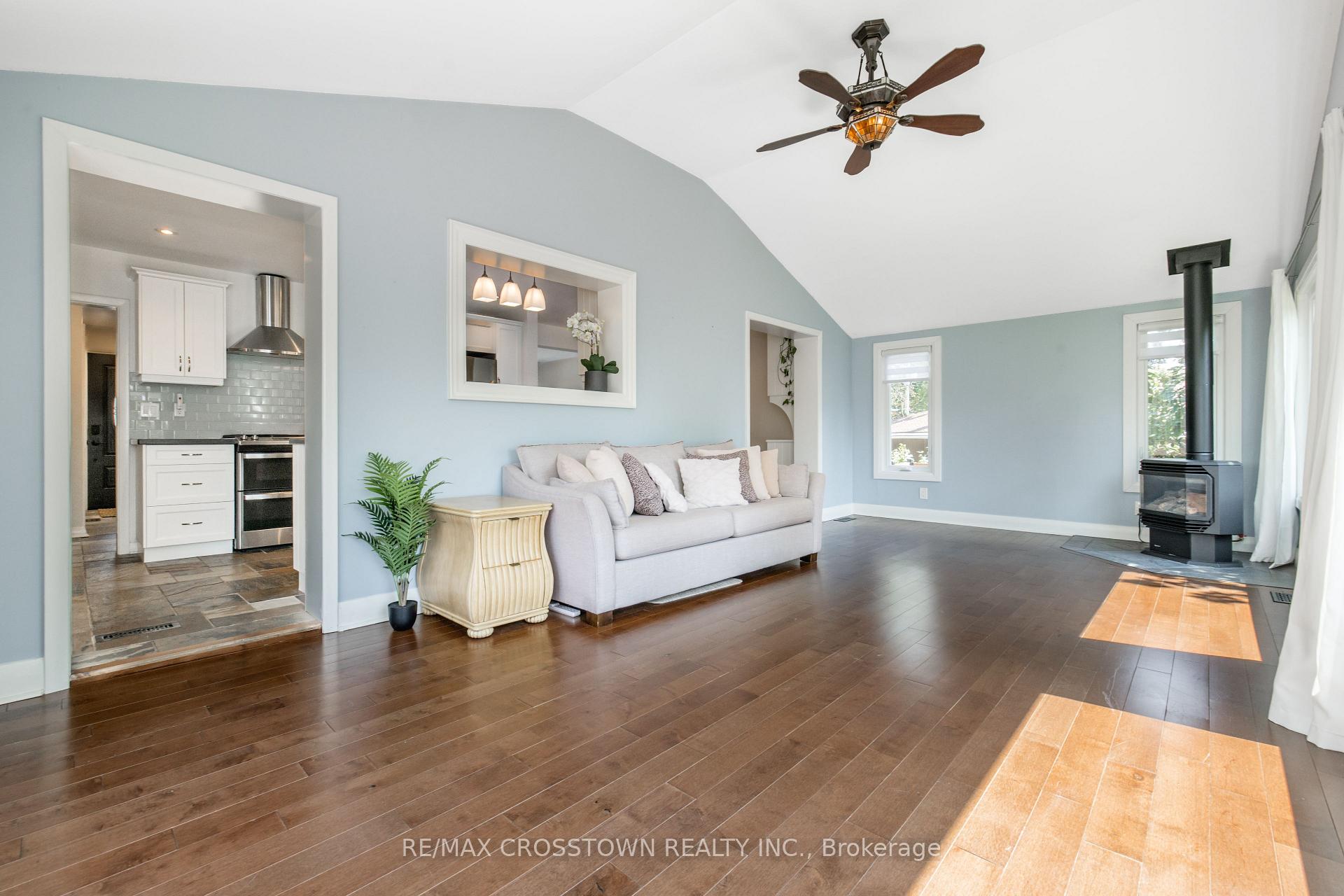 Photo 18 of 11 Castle Drive, Barrie, Sunnidale — HOMEH