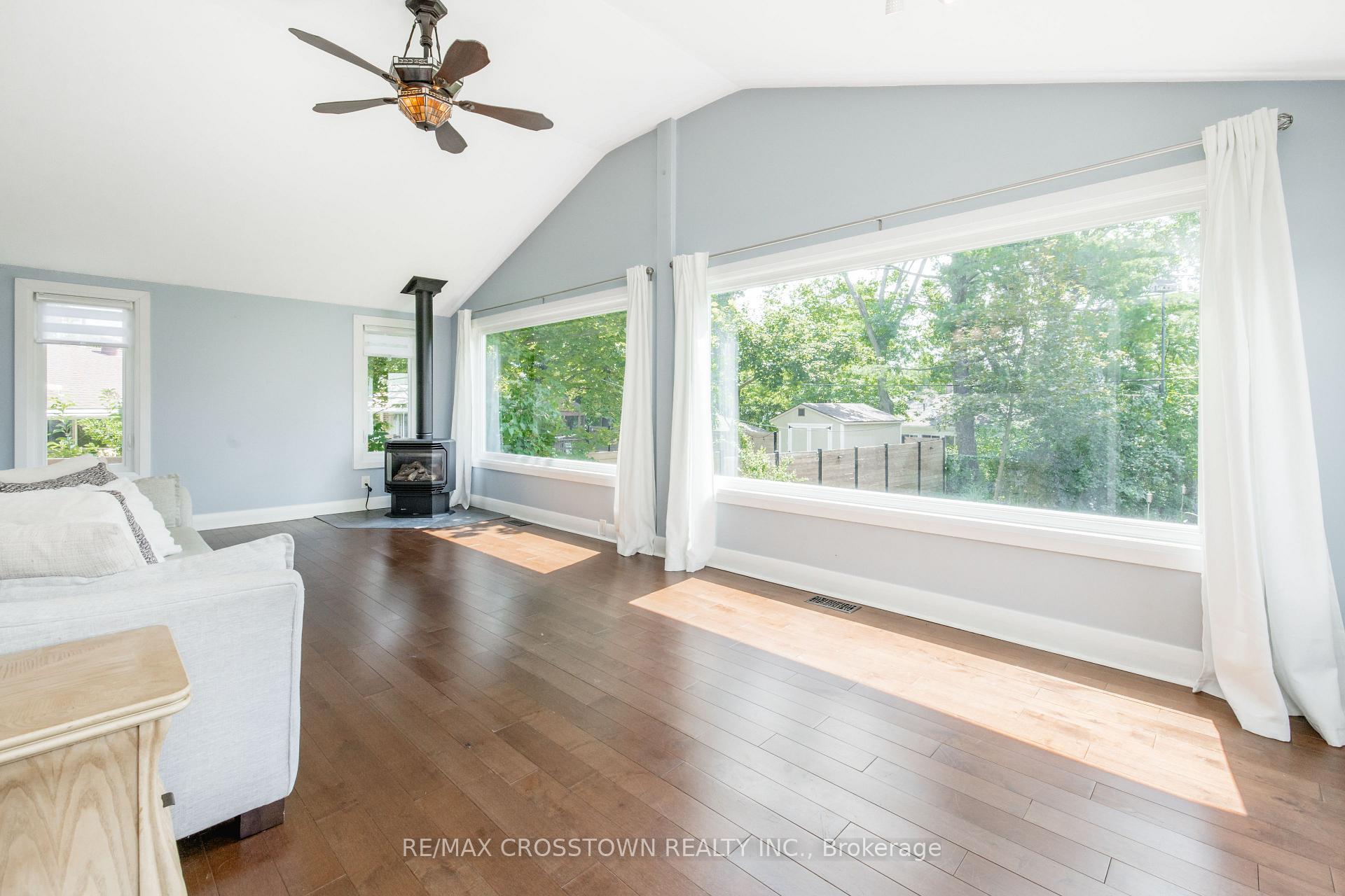 Photo 19 of 11 Castle Drive, Barrie, Sunnidale — HOMEH