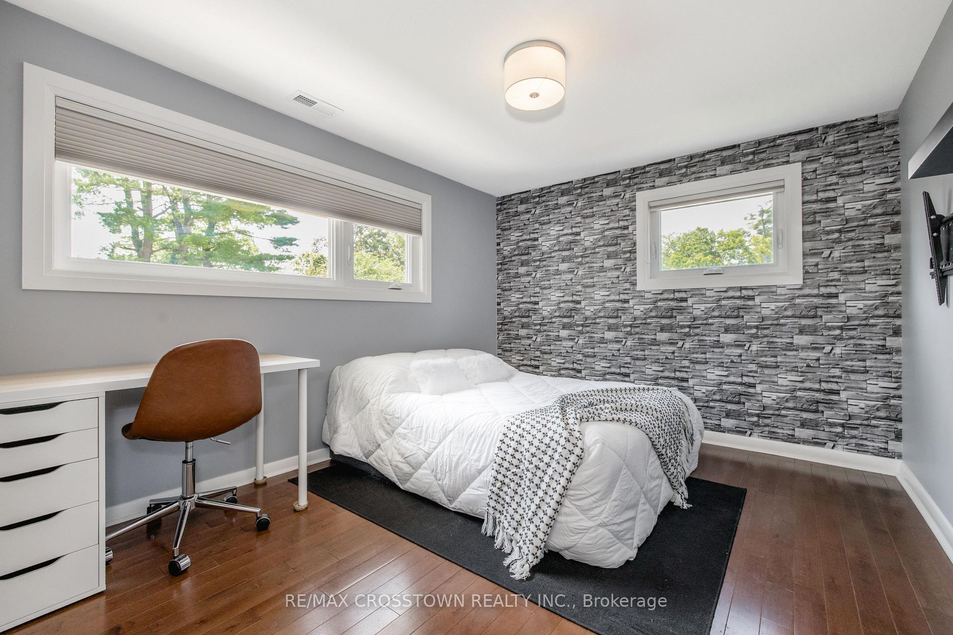Photo 23 of 11 Castle Drive, Barrie, Sunnidale — HOMEH