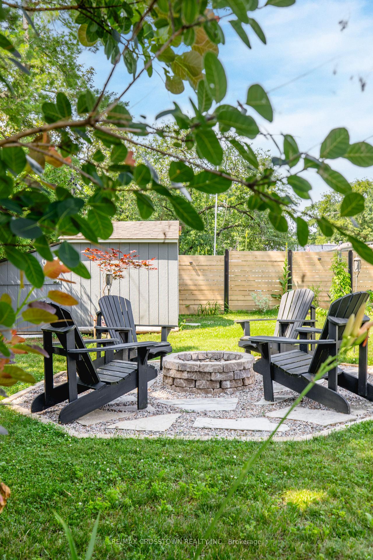 Photo 41 of 11 Castle Drive, Barrie, Sunnidale — HOMEH