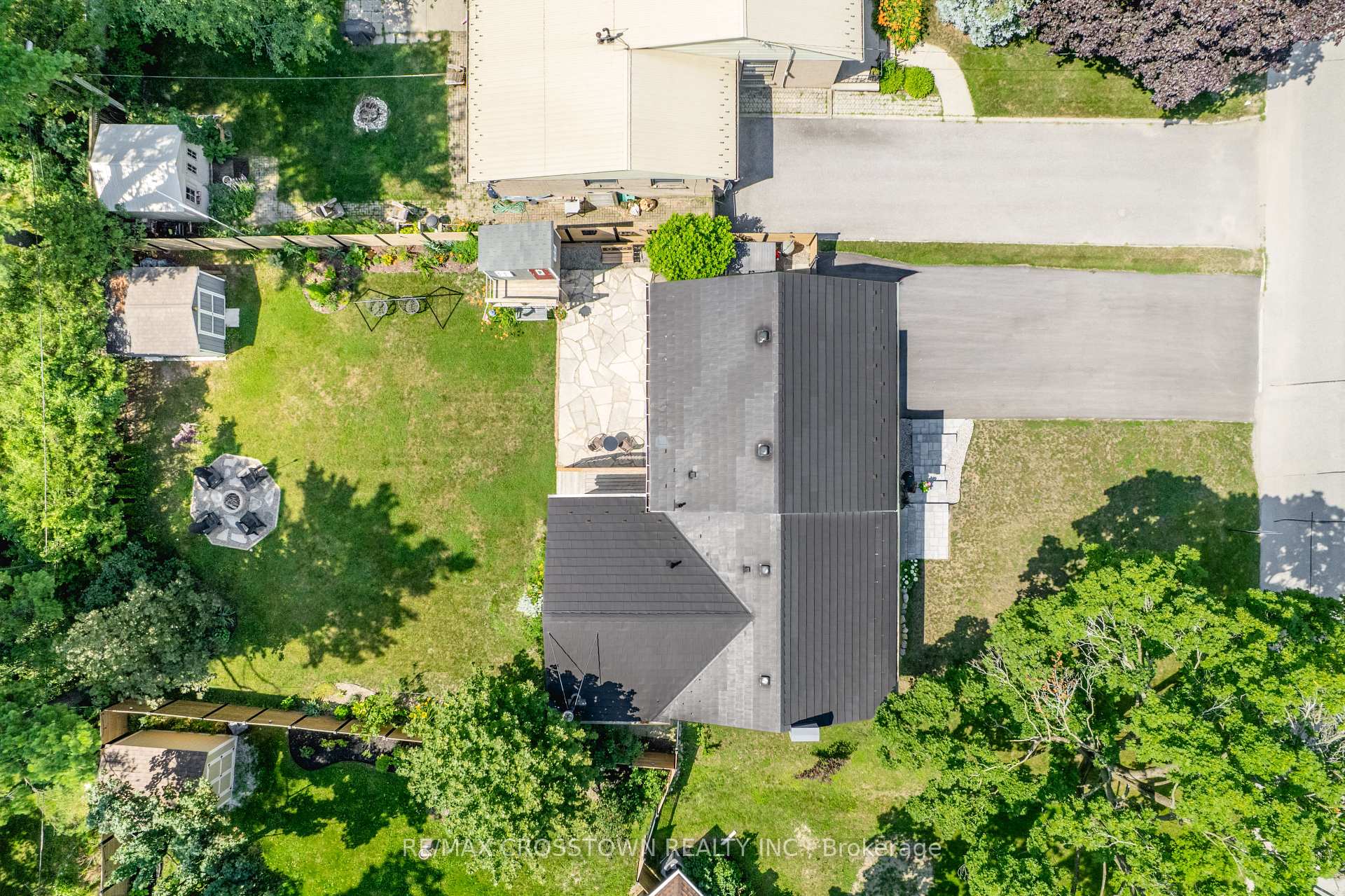 Photo 43 of 11 Castle Drive, Barrie, Sunnidale — HOMEH