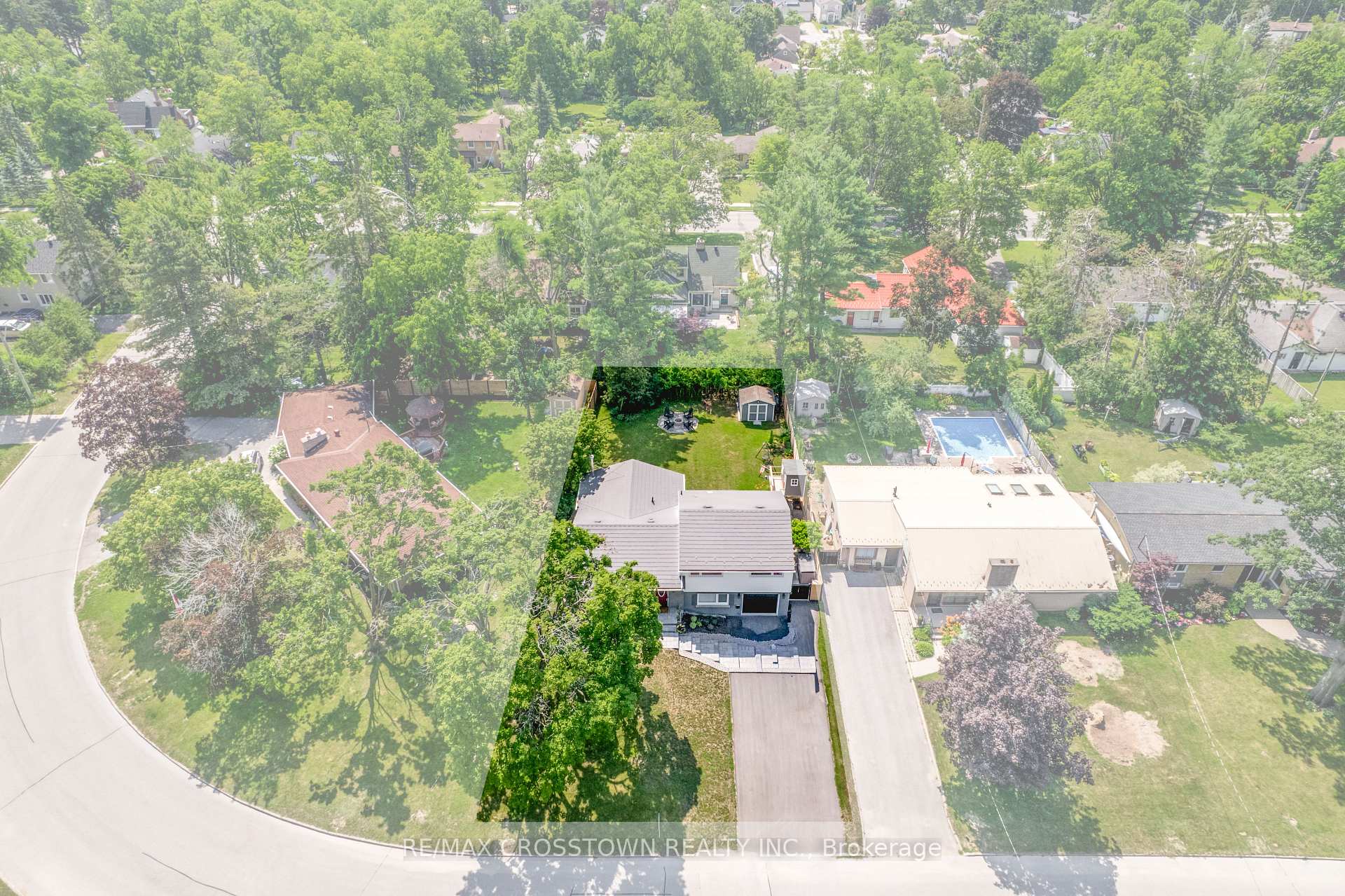 Photo 45 of 11 Castle Drive, Barrie, Sunnidale — HOMEH