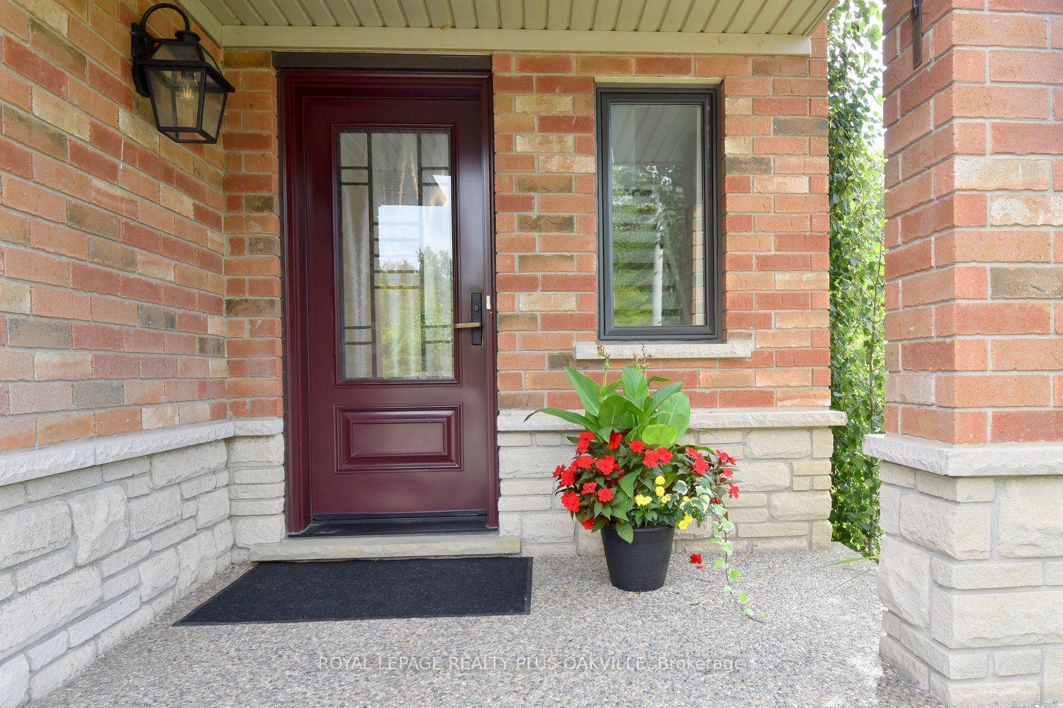 Photo 6 of 546 Sandcherry Drive, Burlington, Bayview — HOMEH