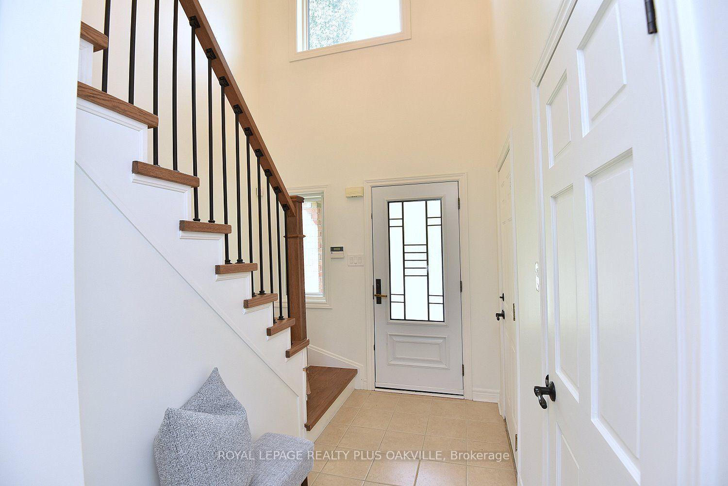 Photo 9 of 546 Sandcherry Drive, Burlington, Bayview — HOMEH