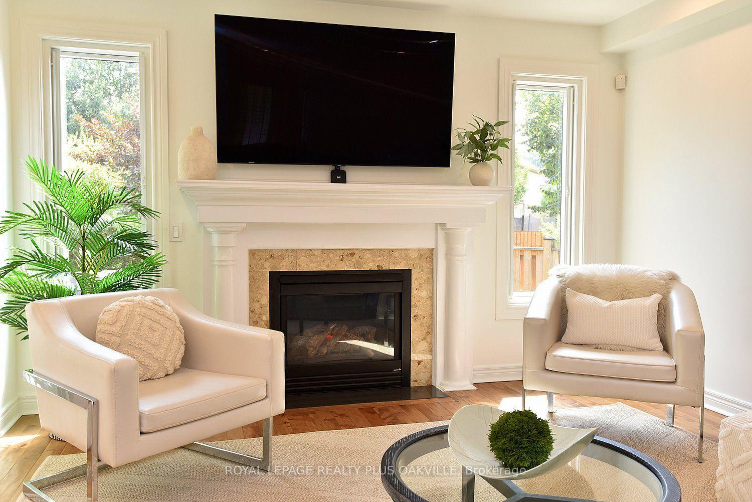 Photo 10 of 546 Sandcherry Drive, Burlington, Bayview — HOMEH