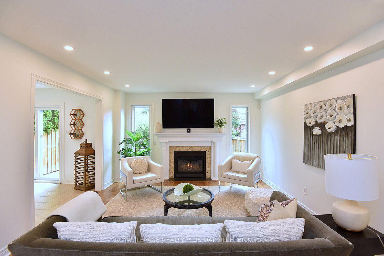 Photo 14 of 546 Sandcherry Drive, Burlington, Bayview — HOMEH