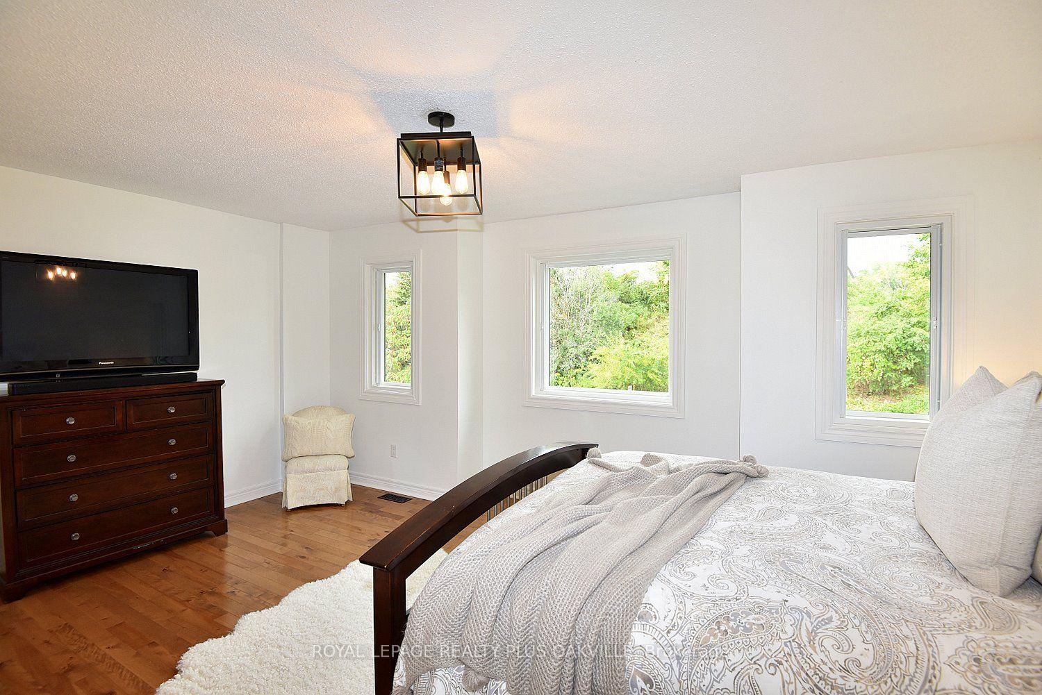 Photo 30 of 546 Sandcherry Drive, Burlington, Bayview — HOMEH